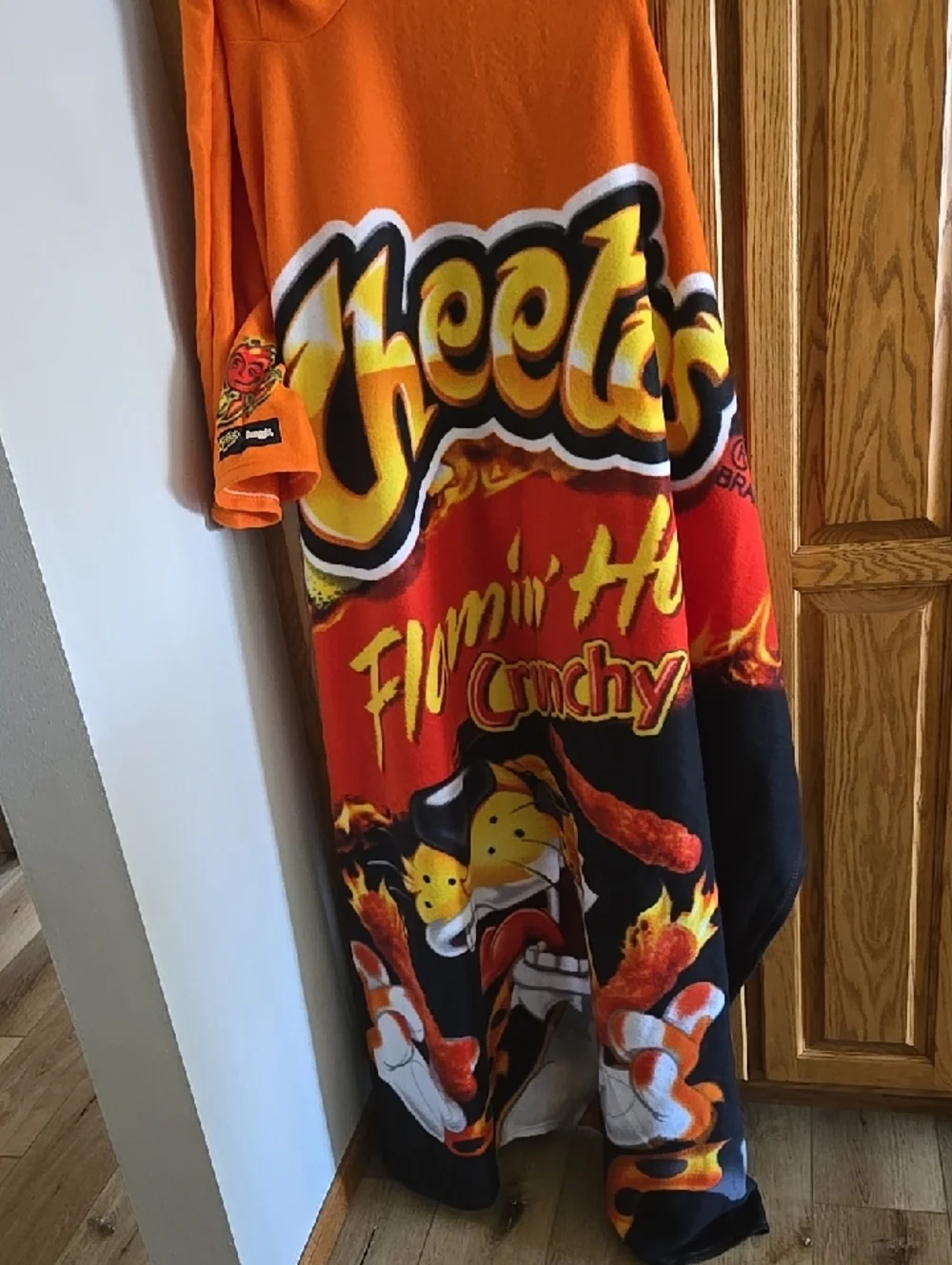 Snuggie Cheetos Flamin' Hot Blanket Unisex Orange & Yellow Men Women Gift Y2k